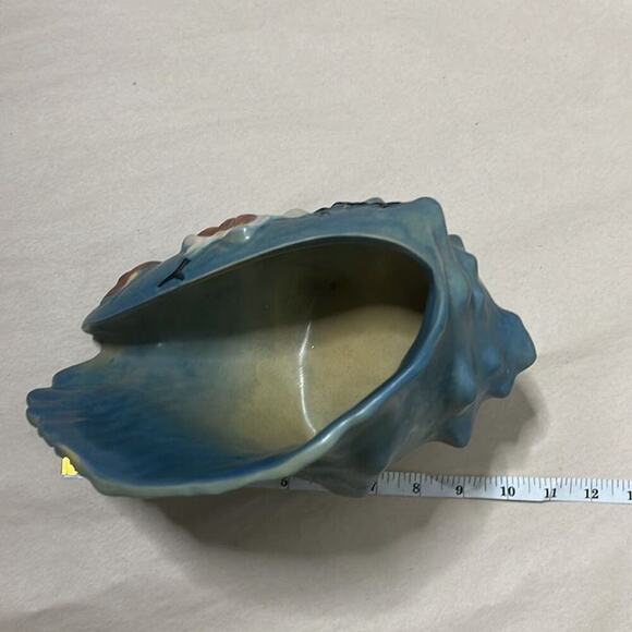 ROSEVILLE BLUE CERAMIC FLOWER ART CONCH SHELL SHAPED DECORATIVE FLOWER V… - Picture 4 of 6